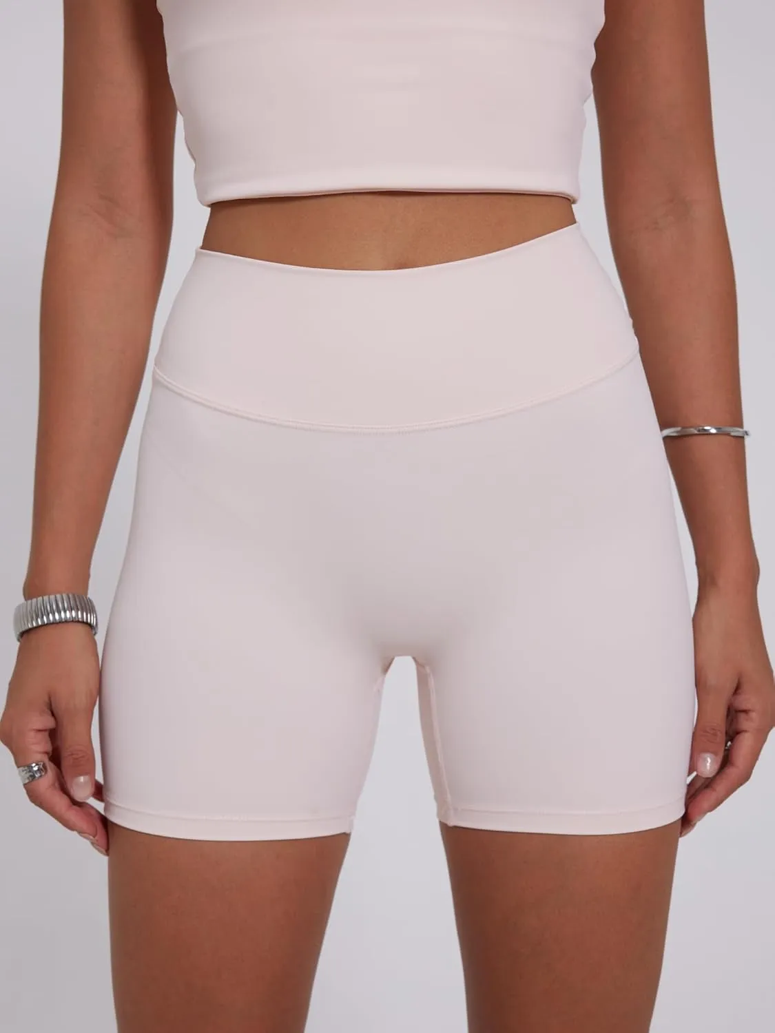 Danysu Hidden Scrunch Shorts for Women 5" No Front Seam Biker Shorts Brazilian Butt Lift