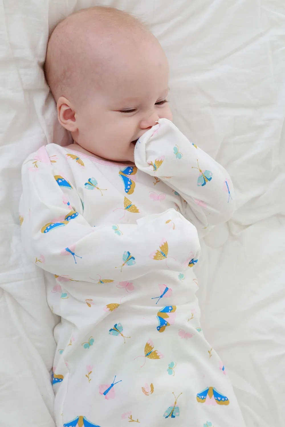 Newborn Knotted Nightgown Long Sleeve with Matching Hat Set 3 Pack, Cotton Baby Sleeper Gowns Sleeping Bags Home Outfits Set with Mitten Cuffs for Boys Girls (Balloon   Rainbow   Bear, 6-12 Months)
