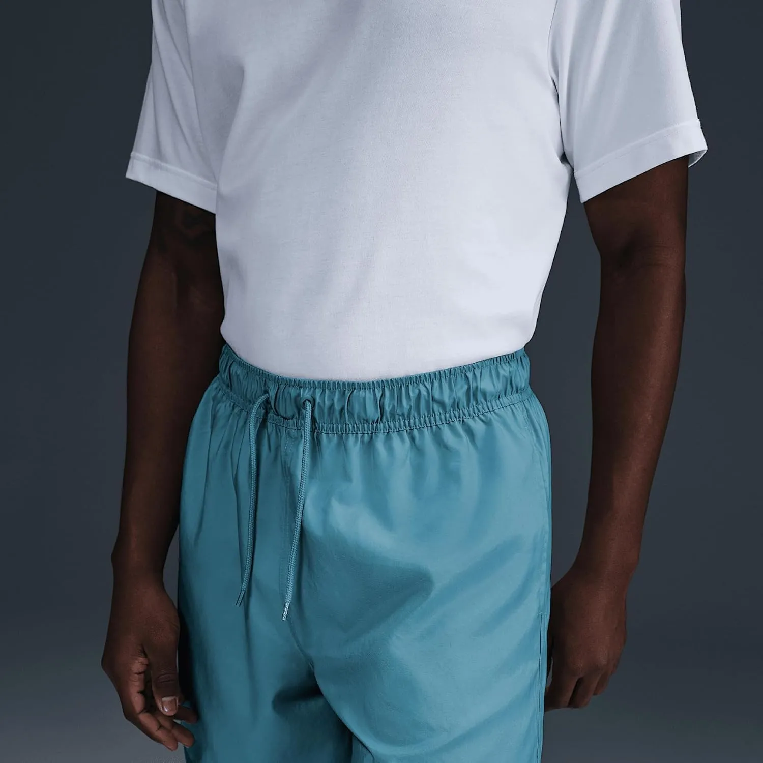 Nike Club Men's Woven Flow Shorts (FN3307-464, Denim Turquoise/White)