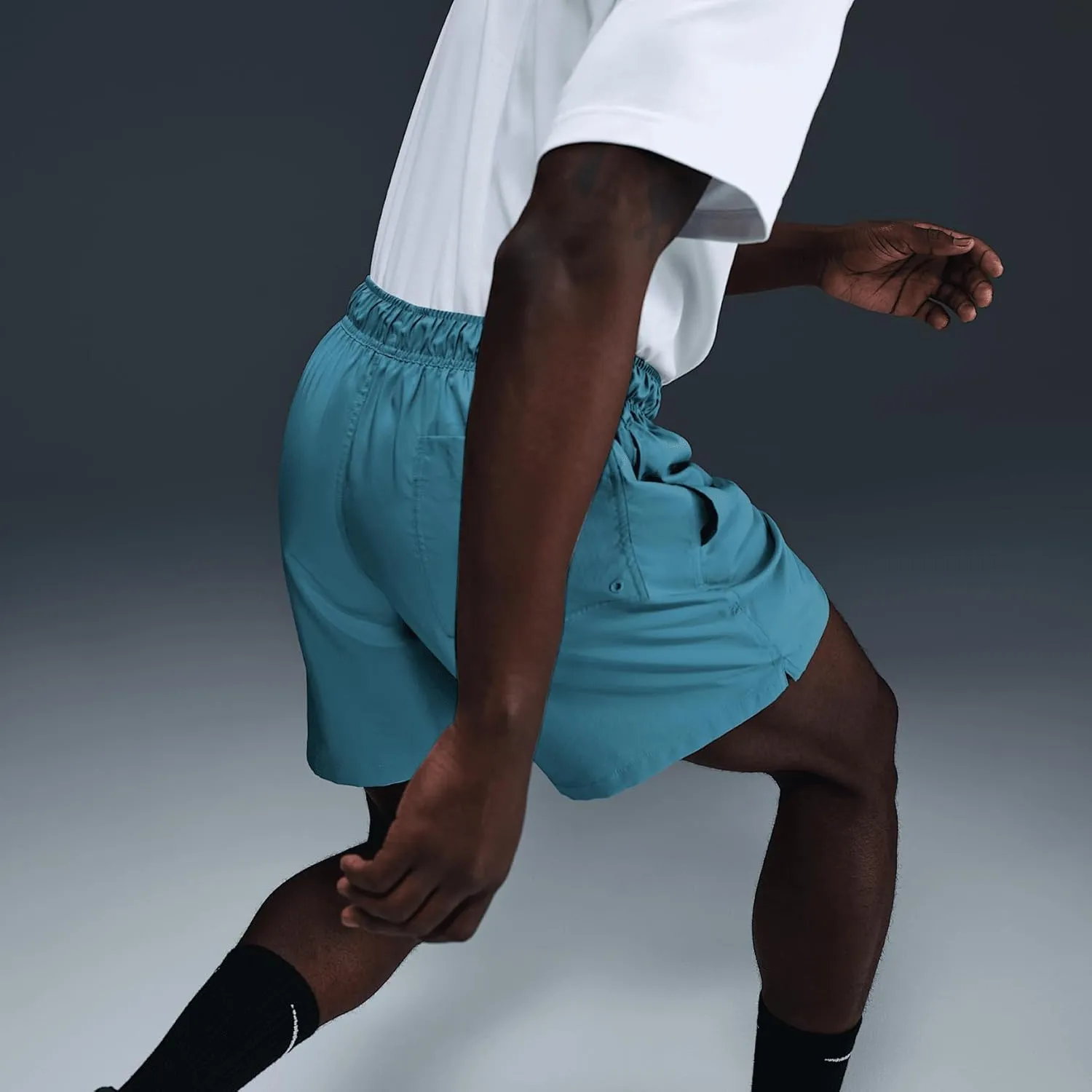 Nike Club Men's Woven Flow Shorts (FN3307-464, Denim Turquoise/White)