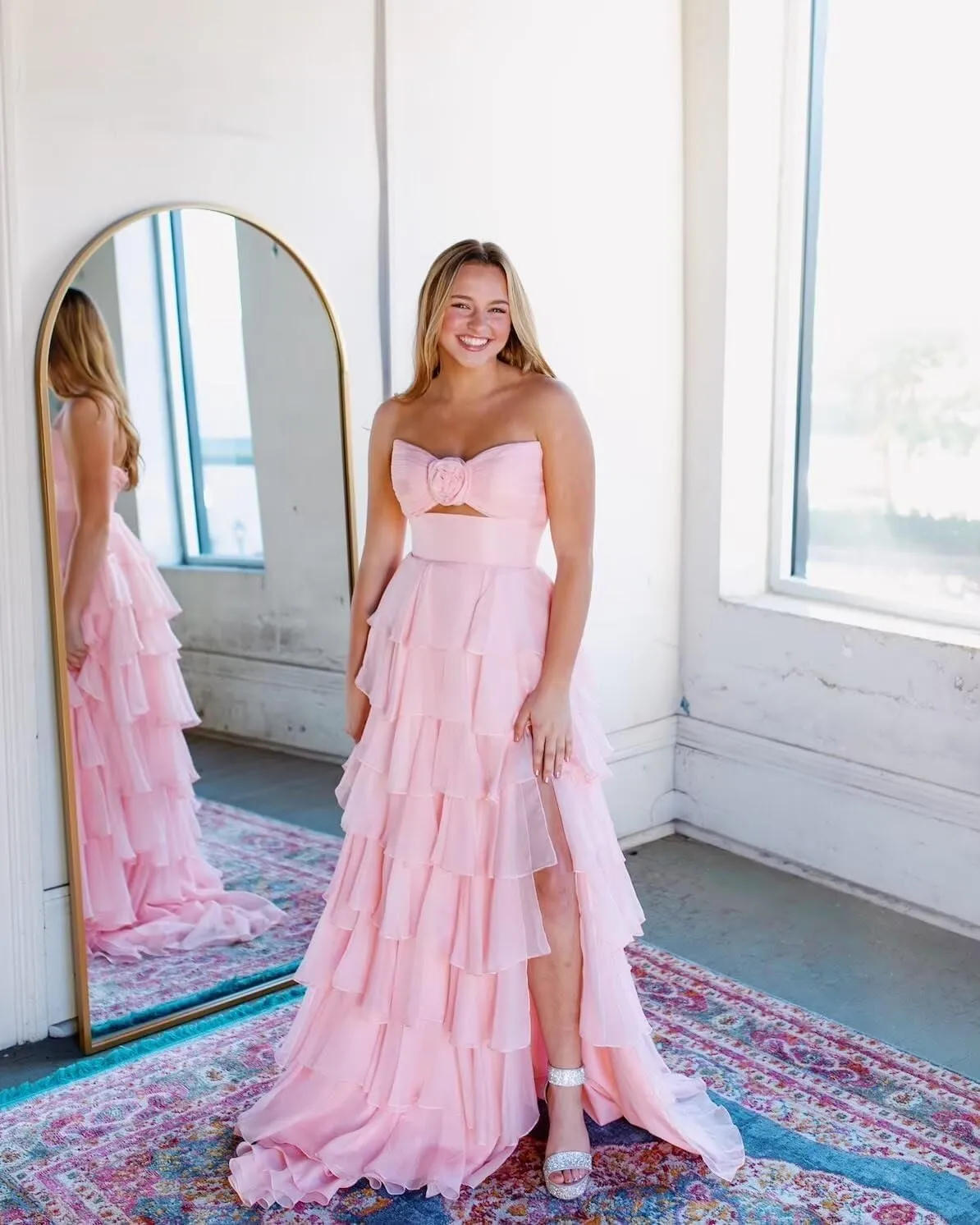 SHSUREVE Tiered Strapless Prom Dresses with Slit Long A Line Ruffle Chiffon Formal Evening Gowns for Women