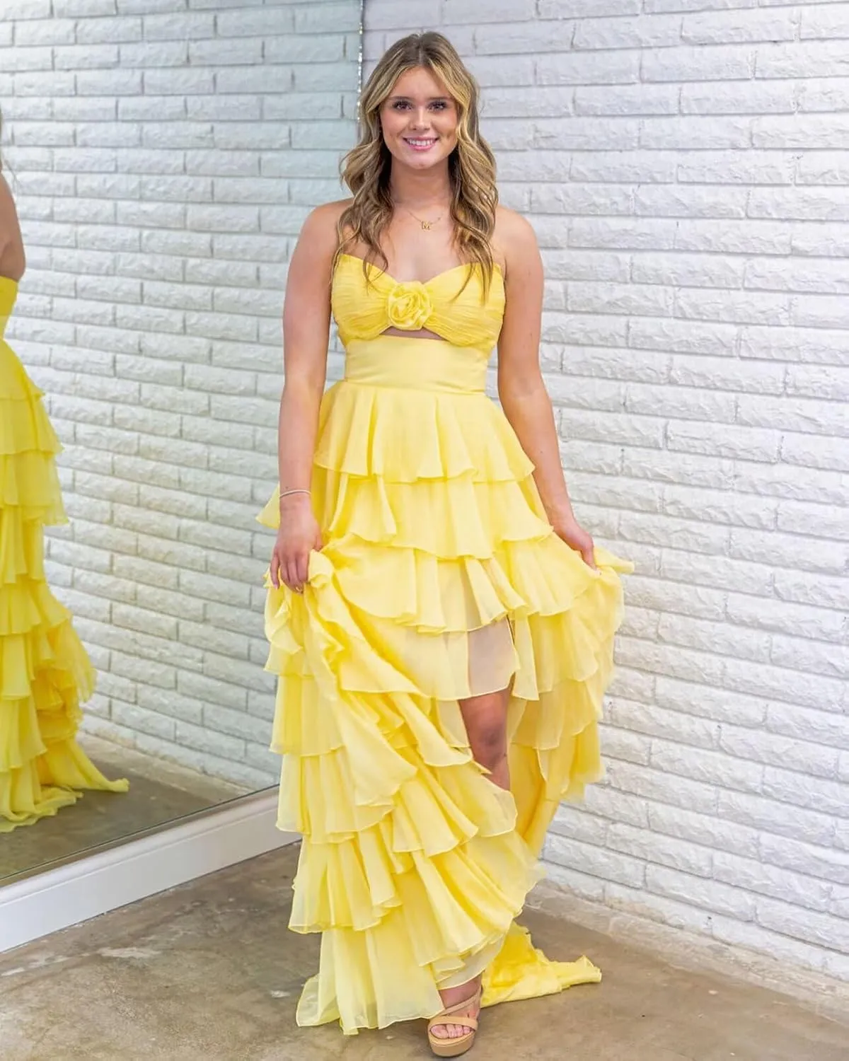 SHSUREVE Tiered Strapless Prom Dresses with Slit Long A Line Ruffle Chiffon Formal Evening Gowns for Women