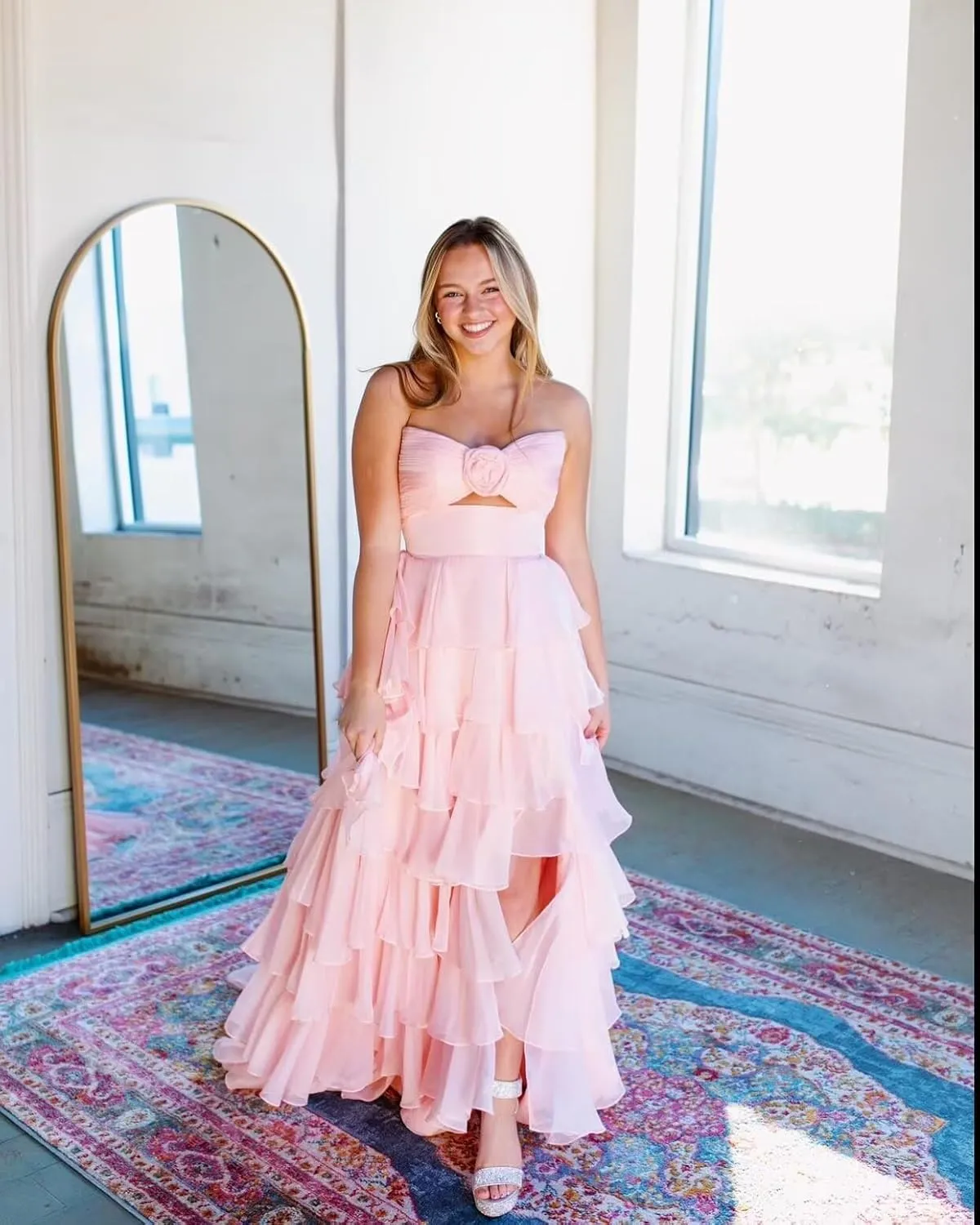 SHSUREVE Tiered Strapless Prom Dresses with Slit Long A Line Ruffle Chiffon Formal Evening Gowns for Women